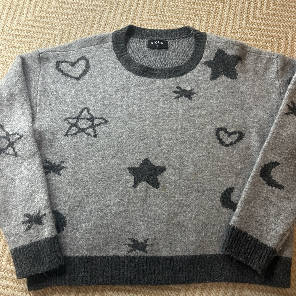 Storia Charcoal and Gray Star Pattern Crewneck Sweater